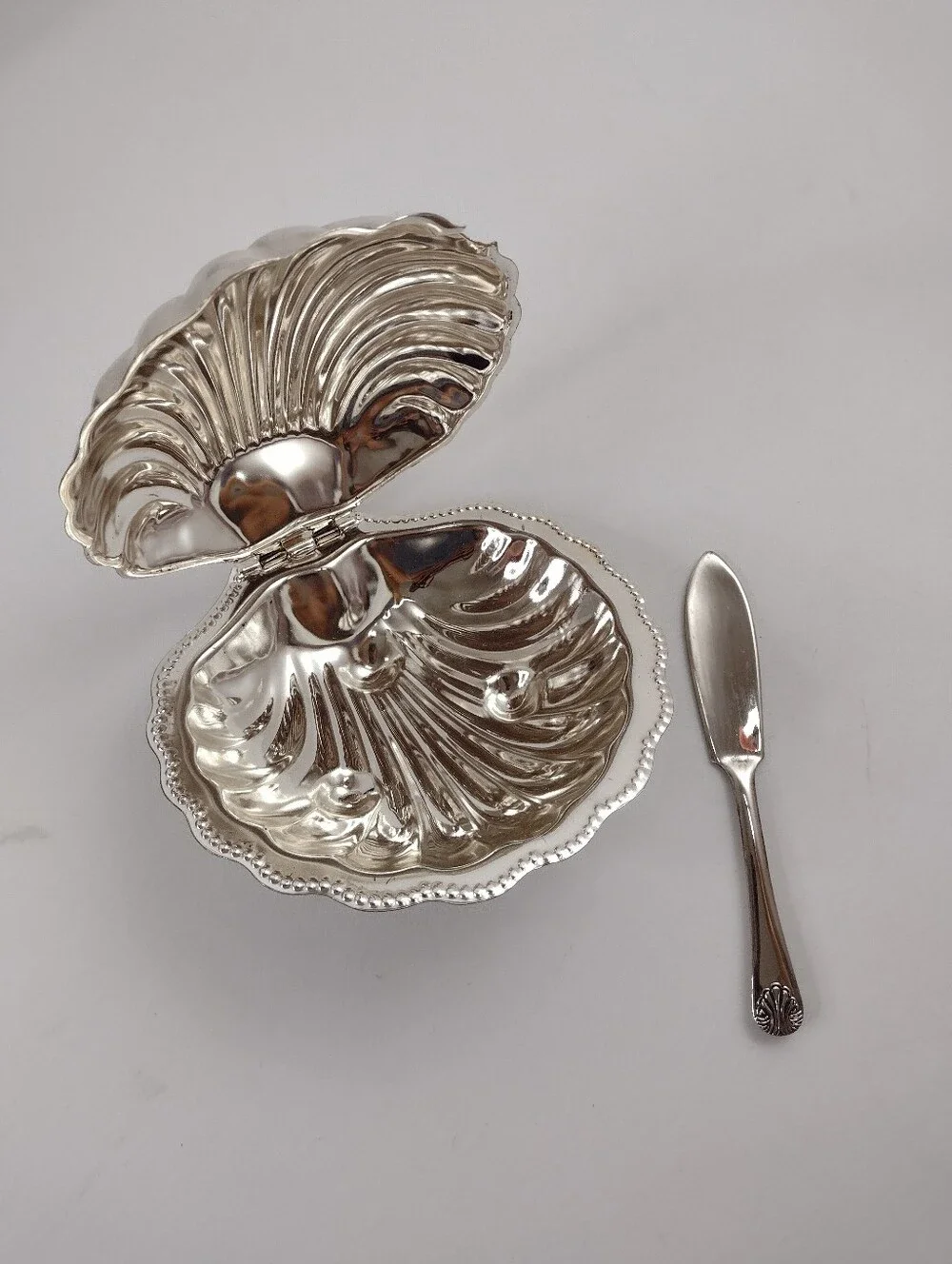 Queen Anne Vintage Butler Silver Tone Tableware in Blue and White Box